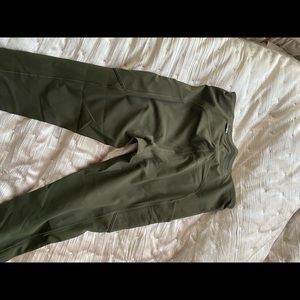 Lululemon leggings with side pockets and zipper back pocket